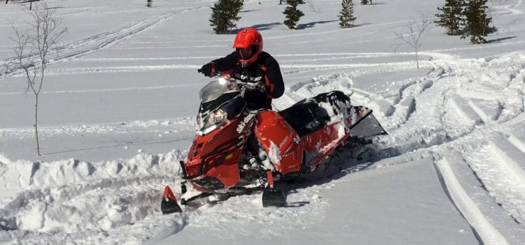 Правила и техника безопасности езды на снегоходе